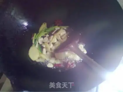 Make spicy crayfish step 4
