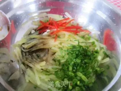 Make Spicy shredded potatoes salad step 3