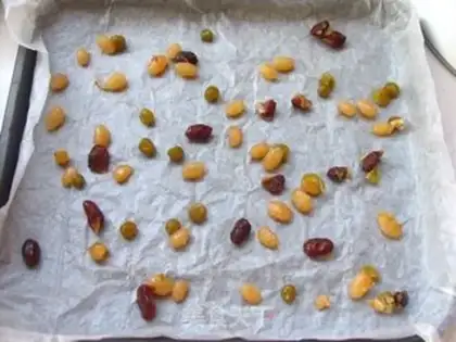 Make Milk tea honey bean cake roll step 10