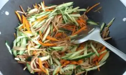 Make day lily salad step 17