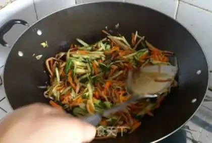 Make day lily salad step 18