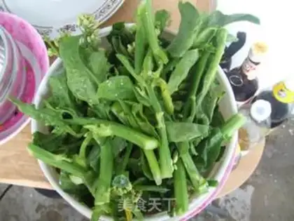 Make Hong Kong cauliflower stir-fried pork step 0