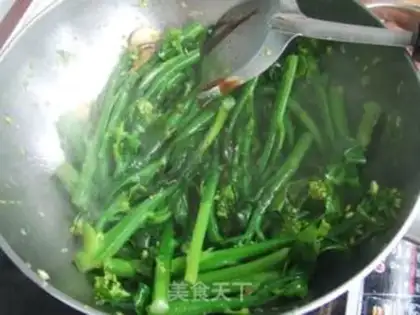 Make Hong Kong cauliflower stir-fried pork step 2