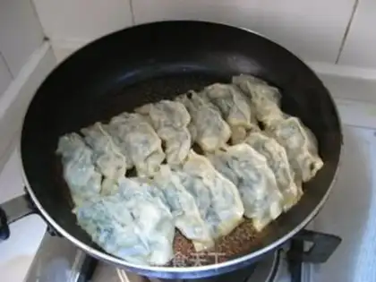 Make Amaranth pot sticker step 10