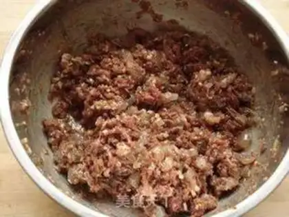 Make Celery pork and fresh shrimp dumplings step 5