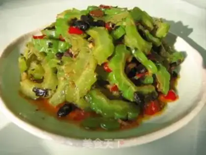 Make stir-fried with chopped pepper and black bean sauce with bitter gourd flavor step 8