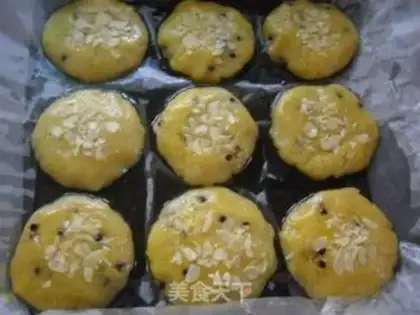 Make almond crisps step 4