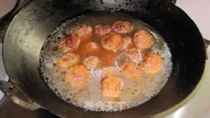 Make braised lion head step 3