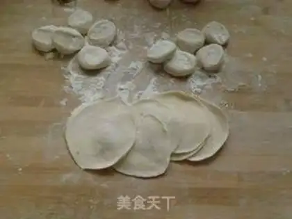 Make Celery pork and fresh shrimp dumplings step 14