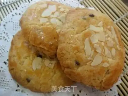 Make almond crisps step 7