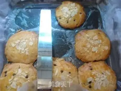 Make almond crisps step 8