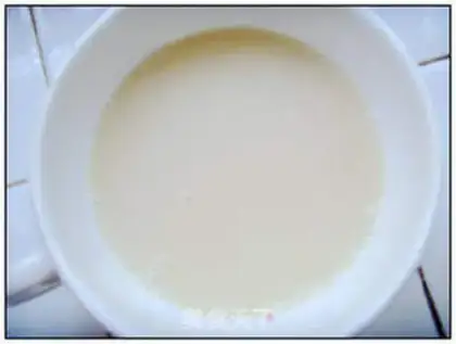 Make milk-scented steamed buns step 1