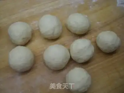 Make Bean paste flower bread step 4