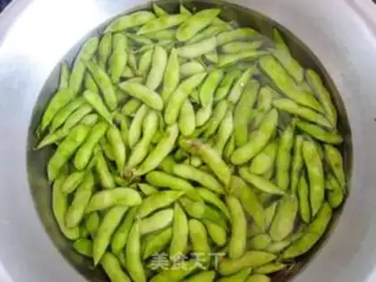 Make Spiced edamame step 0