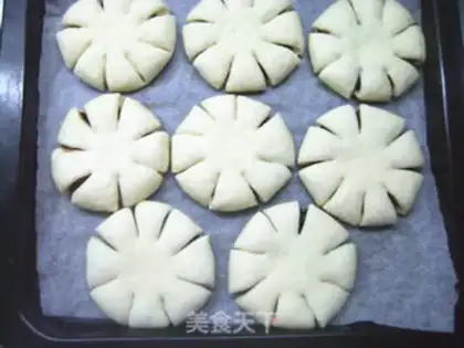 Make Bean paste flower bread step 7