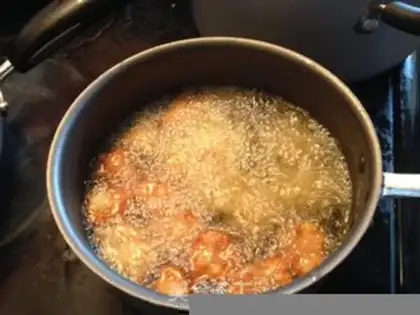 Make Fried pork and vegetable meatballs step 4
