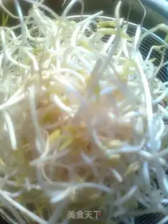 Make Sweet and sour mung bean sprouts step 1