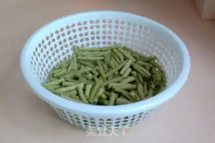 Make Fried cowpea in two sauce step 0