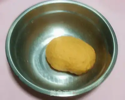Make wolfberry red bean paste bread step 3