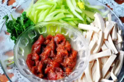 Make stir-fried tofu with pork step 0