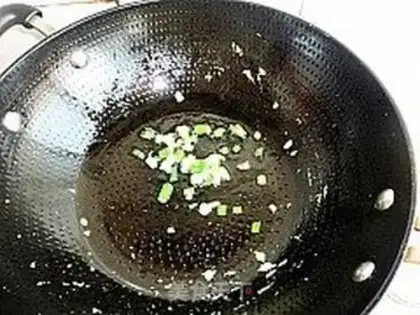 Make Scrambled eggs with chopped pepper and broad beans step 2
