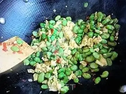 Make Scrambled eggs with chopped pepper and broad beans step 8