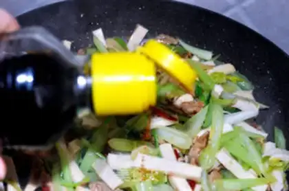 Make stir-fried tofu with pork step 5