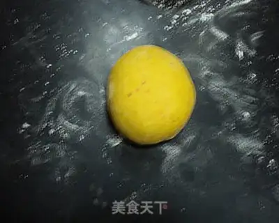 Make wolfberry red bean paste bread step 10