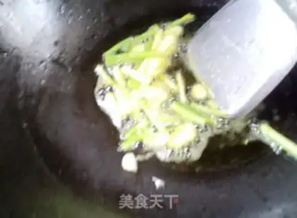 Make stir-fried dumplings with loofah step 1