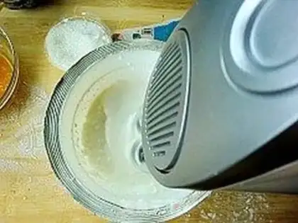 Make yogurt cake step 2