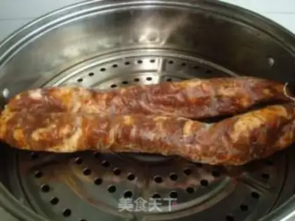 Make Fried sausage with bitter gourd step 1