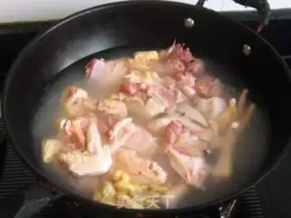 Make Family version of Xinjiang saute chicken step 3