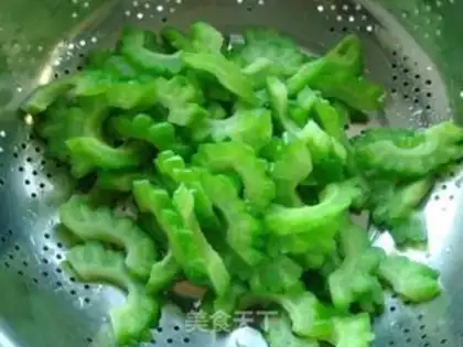Make Fried sausage with bitter gourd step 5