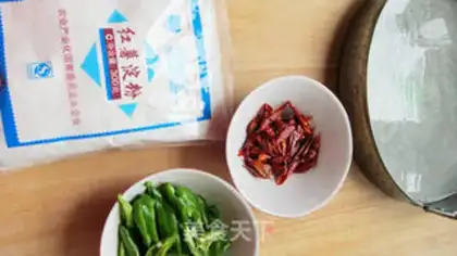 Make Spicy fried skin dregs step 1