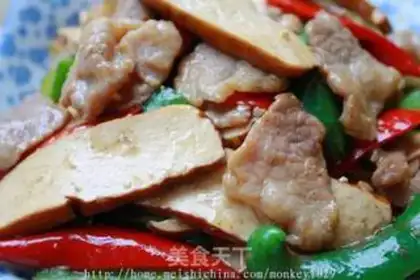 Make Sauteed pork slices with fragrant dried meat step 7