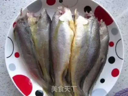 Make Maotai-flavored yellow croaker step 0