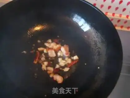Make Maotai-flavored yellow croaker step 2