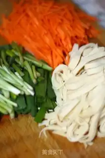 Make Shredded carrot tofu step 1
