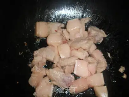 Make Roasted black bean sprouts with pork without flowers step 2