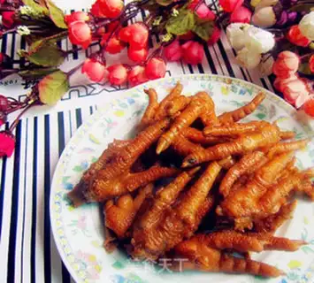 Make Spicy stewed chicken feet step 4