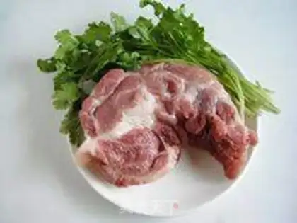 Make Braised pork mixed with garlic step 0