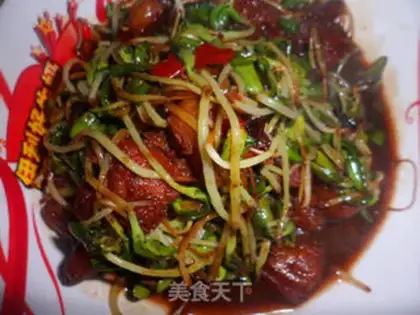 Make Roasted black bean sprouts with pork without flowers step 8