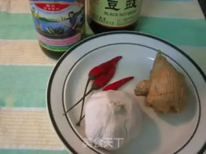 Make Steamed pork ribs in Cantonese soy sauce step 1