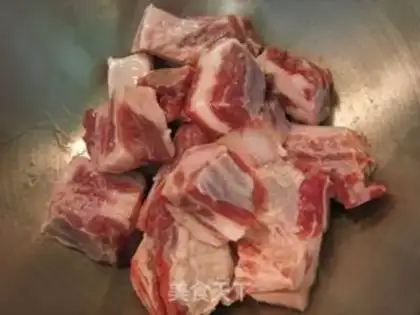 Make Steamed pork ribs in Cantonese soy sauce step 2