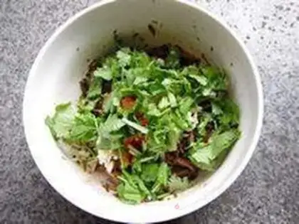 Make Braised pork mixed with garlic step 4