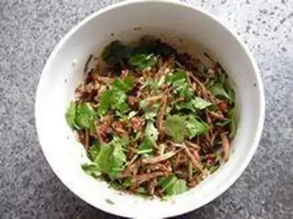 Make Braised pork mixed with garlic step 5