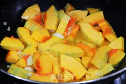 Make stir-fried shrimps with pumpkin step 6