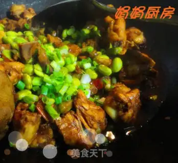 Make Braised three yellow chicken with edamame step 10