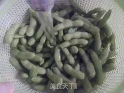 Make Chop pepper mixed with edamame step 2