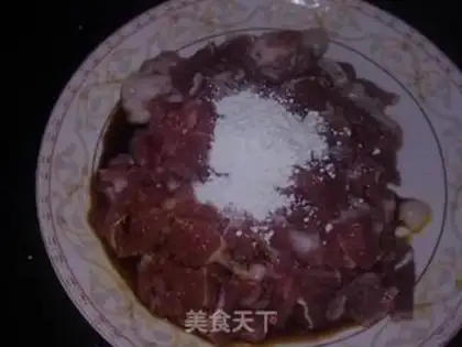 Make stir-fried pork with dried radish step 3